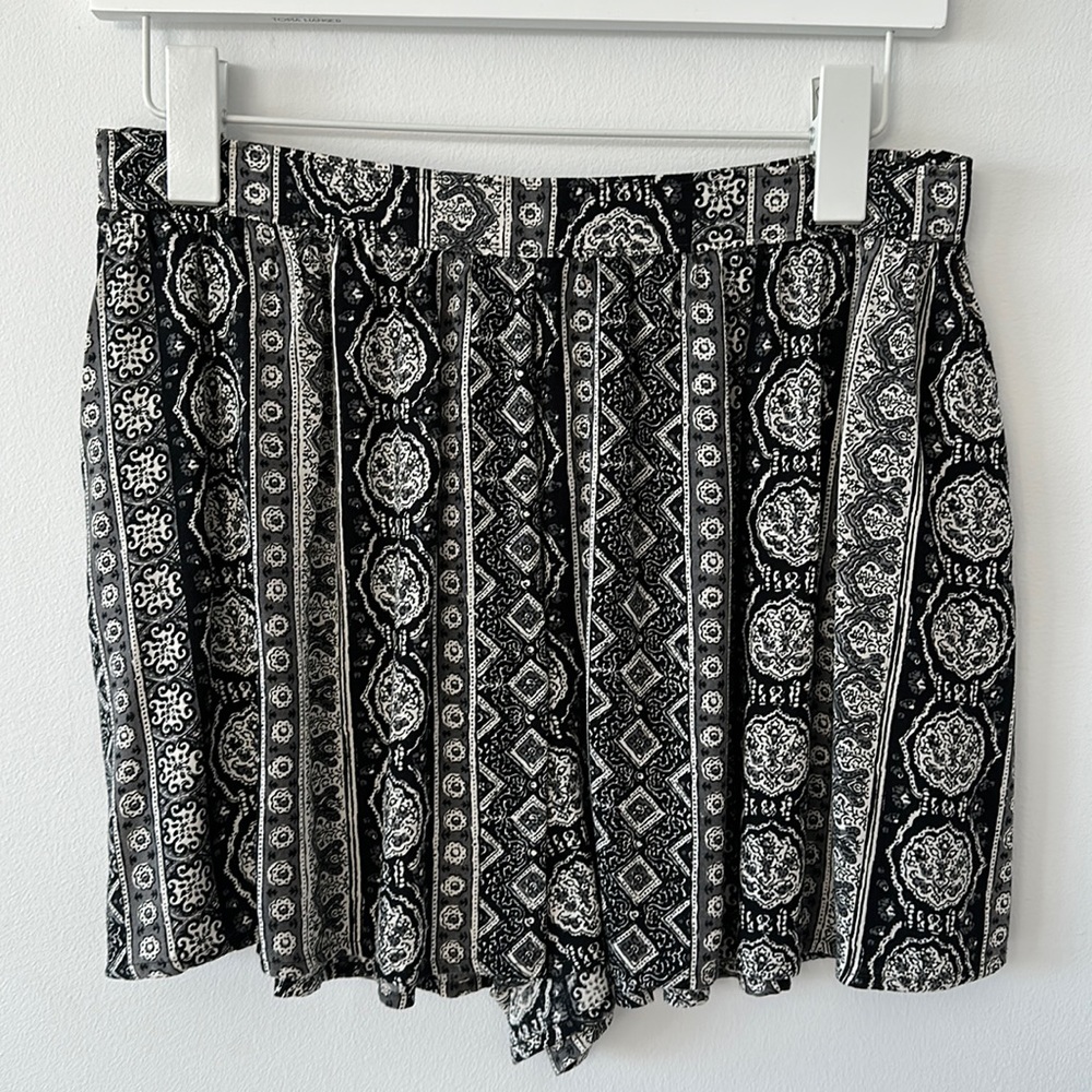 Women’s Abercrombie & Fitch Shorts  Size: Medium